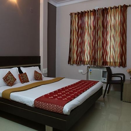 Hotel Shubh Laxmi Udaipur Exterior foto